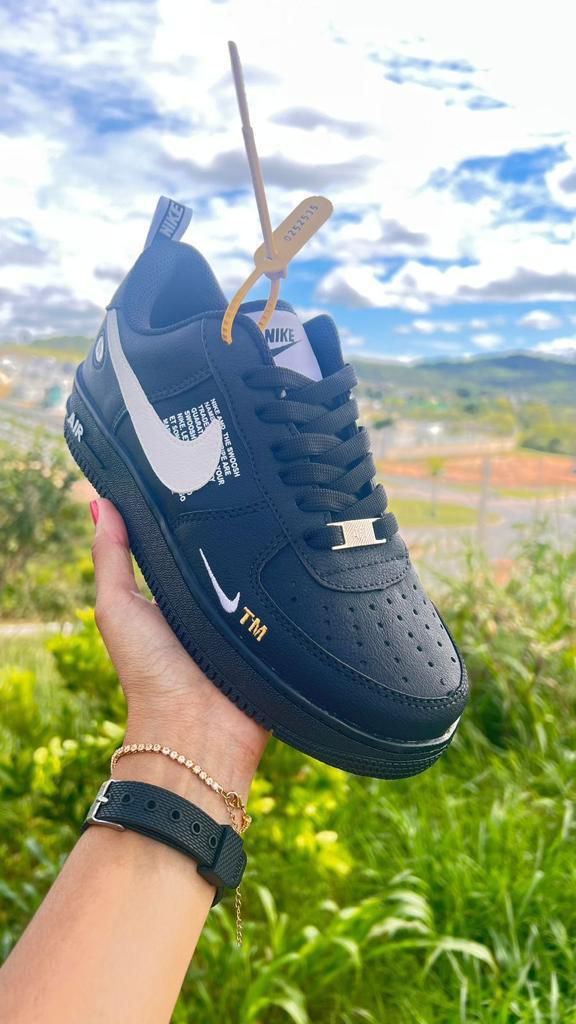 Nike Air Force TM - PRETO/BRANCO